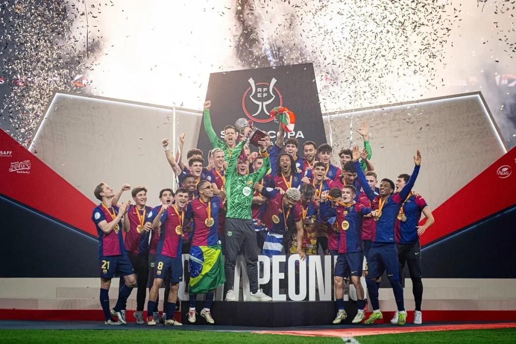 Barcelona Juara? Hansi Flick Pilih Nonton Sulap, Bukan Real Madrid