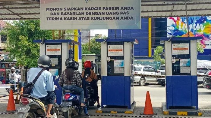 Bayar Parkir Blok M Resmi Nontunai, Pengunjung Diminta Laporkan Petugas yang Terima Cash