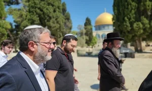 Ben-Gvir Membuat Provokasi dengan Mengibarkan Bendera Israel di Al Aqsa