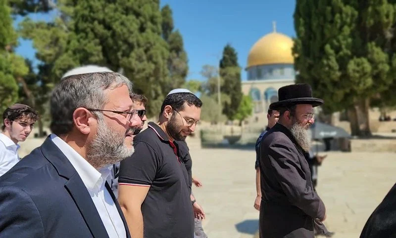 Ben-Gvir Membuat Provokasi dengan Mengibarkan Bendera Israel di Al Aqsa
