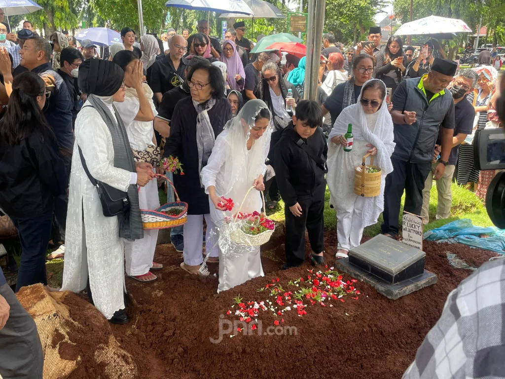 Berita Artis Terheboh: Sarwendah Lakukan Ritual Pesugihan, Dede Sunandar Bercerai?