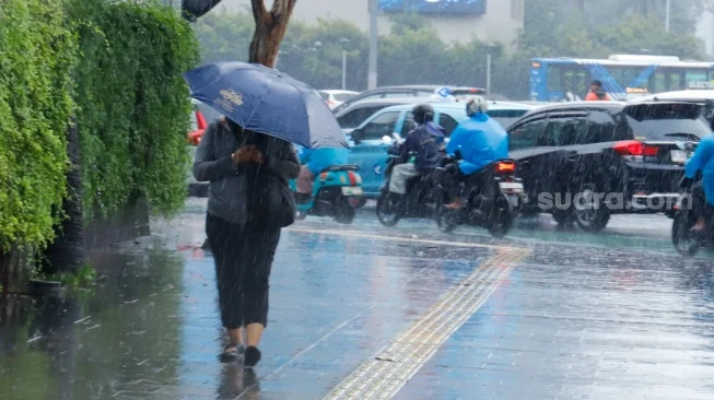 BMKG: Sulsel Berstatus Waspada Hujan Lebat, DKI Jakarta hingga Jabar Siaga