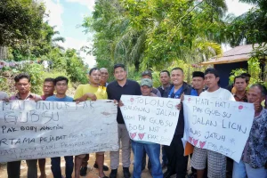 Bobby Nasution Akan Perbaiki Jalan di Tapsel Setelah Ibu Hamil Ditandu 6 Jam ke RS