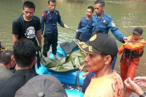 Bocah Terbawa Arus Kali Ciliwung di Depok, Ditemukan Tewas di Jakarta Selatan