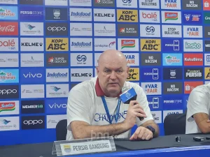 Bojan Hodak Bongkar Kunci Persib Juara Super League: Banyak Faktor Keberuntungan!