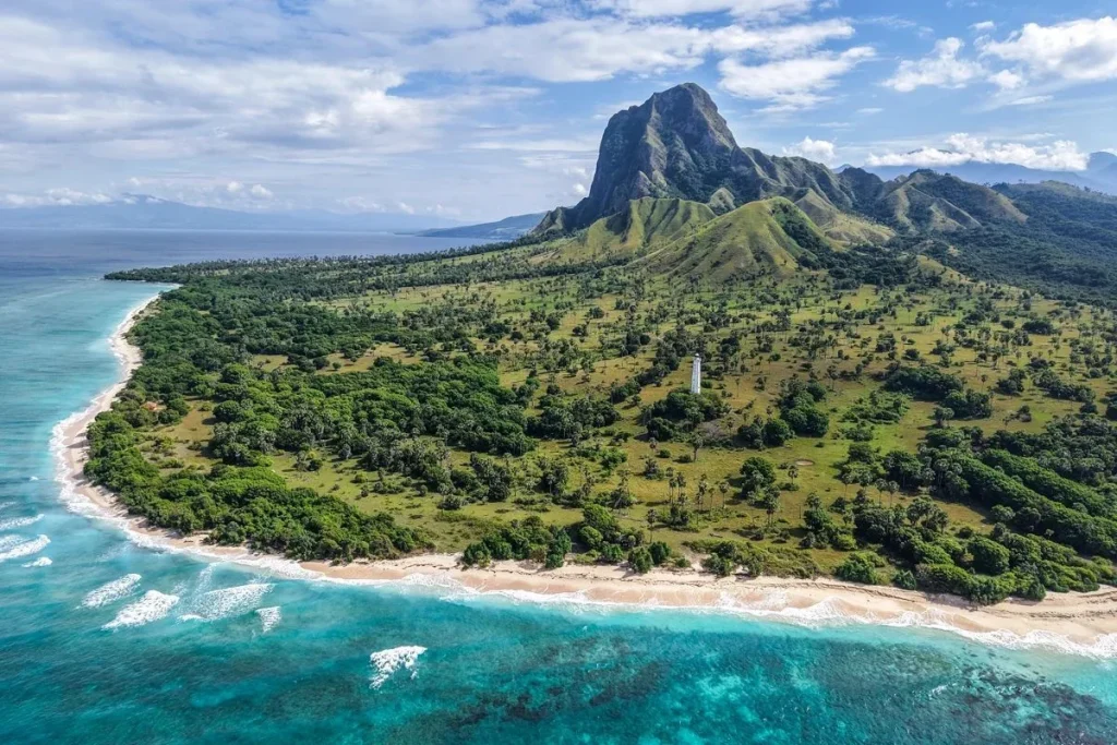 Cara Berkunjung ke Pulau Nuca Molas, Surga Tersembunyi di Selatan Flores