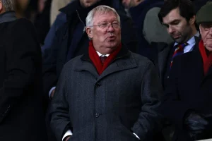 Carrick Persembahkan Kemenangan Manchester United untuk Sir Alex Ferguson yang Sakit