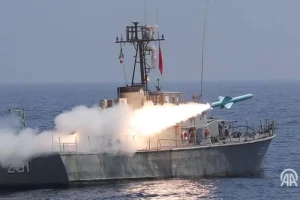 CENTCOM Ancam Serang Kapal yang Menyebar Ranjau di Selat Hormuz