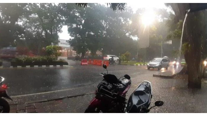 Cuaca Hari Ini: Hujan Disertai Petir Mengancam Bogor dan Sekitarnya