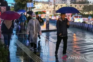 Cuaca Jakarta Hari Ini: Hujan Ringan hingga Sedang Mengguyur Seluruh Ibu Kota