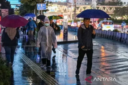 Cuaca Jakarta Hari Ini: Hujan Ringan hingga Sedang Mengguyur Seluruh Ibu Kota