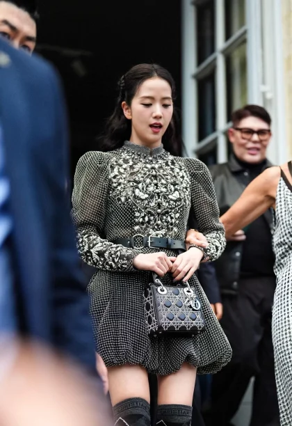Desainer Belgia Kecam Tim Jisoo BLACKPINK Atas Tindakan Tidak Profesional