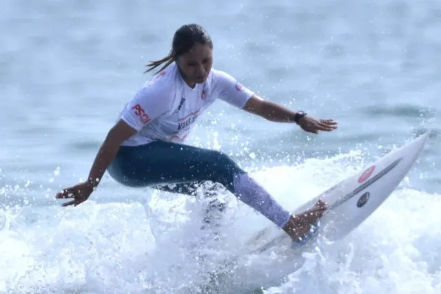 Dhea Novitasari Jadi Perempuan Indonesia Pertama yang Lolos World Longboard Tour