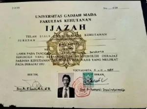 Fakta Baru Ijazah Jokowi: Watermark "Gadhaj Adam" Ditemukan dan Ternyata Ada di Alumni Lain