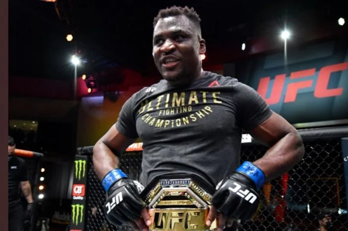Francis Ngannou Dinobatkan Sebagai Petarung Kelas Berat UFC Terhebat