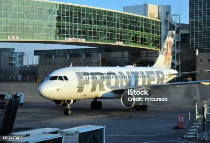 Frontier Airlines Tabrak Pejalan Kaki di Runway Bandara Internasional Denver