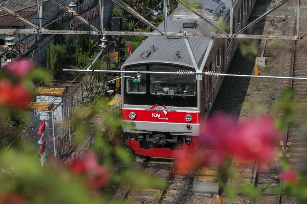 Gangguan Listrik KRL Greenline: Layanan Hanya Sampai Serpong dan Kebayoran