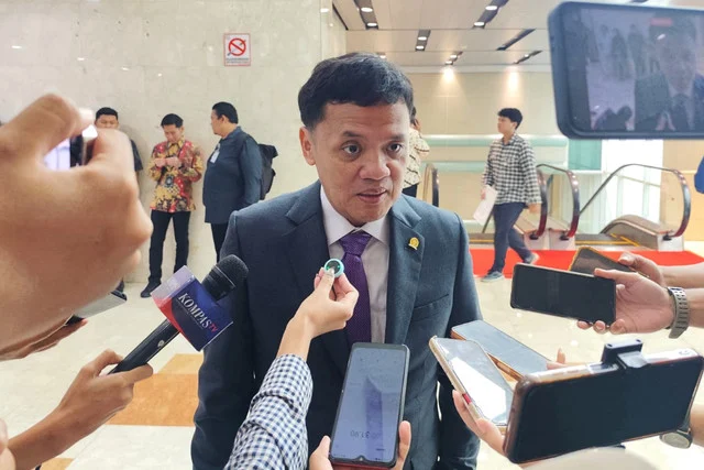Gerindra Bakal Sidang Anggota DPRD Jember yang Merokok-Main Game Saat Rapat