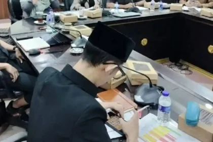 Gerindra Panggil Anggota DPRD Jember karena Main Game-Rokok saat Rapat