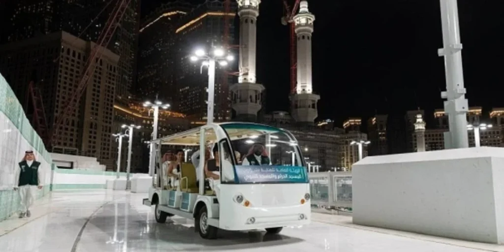 Golf Cart Masjidil Haram Permudah Ibadah Jemaah Lansia dengan Tarif Tetap