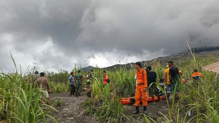 Gunung Dukono Erupsi, Jasad Pendaki Ditemukan dan Jalur Ditutup