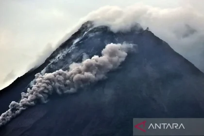 Gunung Merapi Luncurkan Awan Panas Guguran Dua Kali dalam Sehari