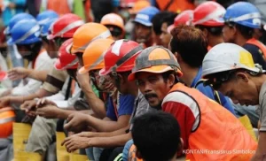 Hak Buruh: Janji di Atas Kertas, Kenyataan di Lantai Produksi