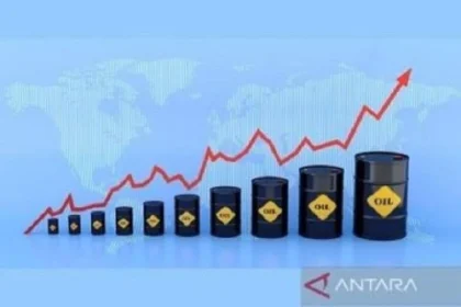 Harga Minyak Brent Sempat Melonjak 3 Persen Usai Konflik AS-Iran Memanas
