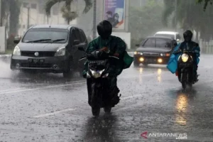 Hujan Ringan Mengguyur 17 Wilayah di Indonesia Hari Ini