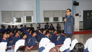 Indonesia Emas 2045: Wamendagri Bima Arya Ajak Anak Muda Tingkatkan Kualitas