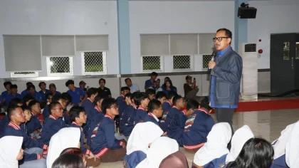 Indonesia Emas 2045: Wamendagri Bima Arya Ajak Anak Muda Tingkatkan Kualitas