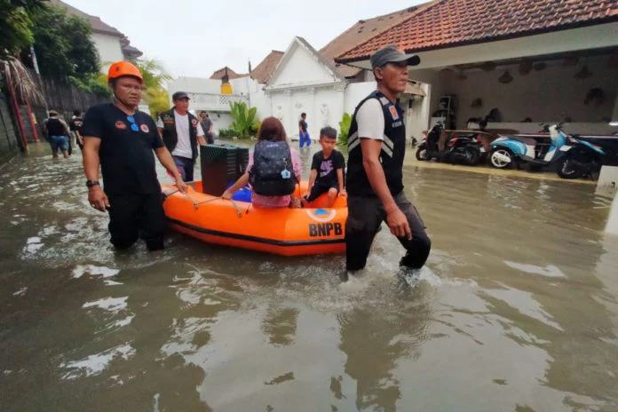 Indonesia Menerbitkan Peringatan Awal Banjir Pantai di Bali Hingga 5 Juni