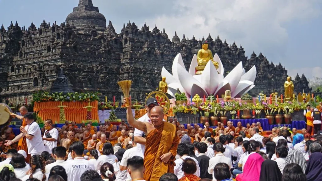 InJourney Destination Management Ajak Masyarakat Nikmati Waisak di Borobudur