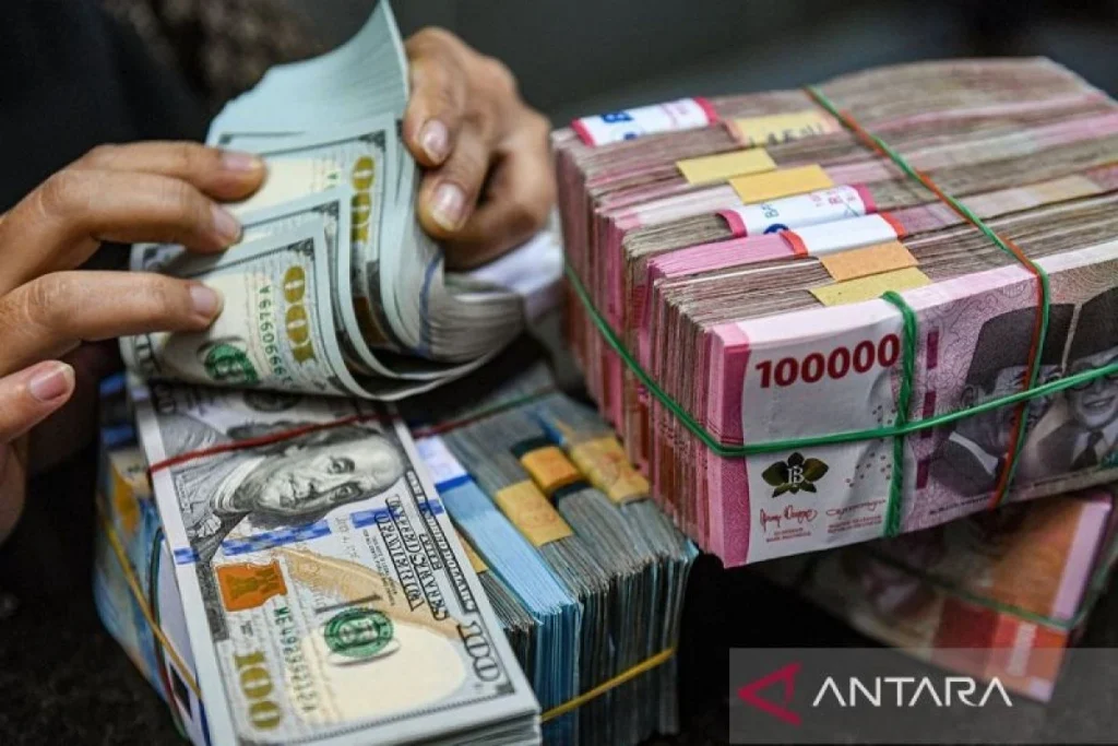 Intervensi Pasar Obligasi Tidak Menyelesaikan Masalah Tekanan Rupiah