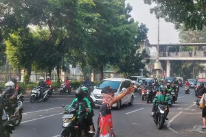 Jalan Lenteng Agung yang Amblas Kini Diperbaiki, Lalu Lintas Ramai Lancar