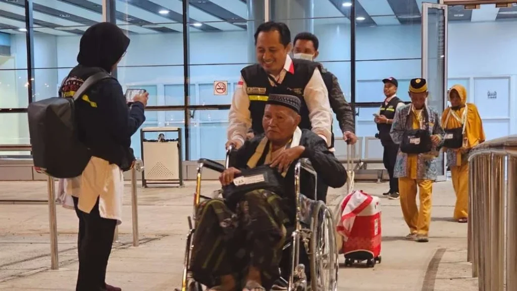 Jemaah Lansia Diingatkan Hindari Kursi Roda Ilegal Selama Umrah