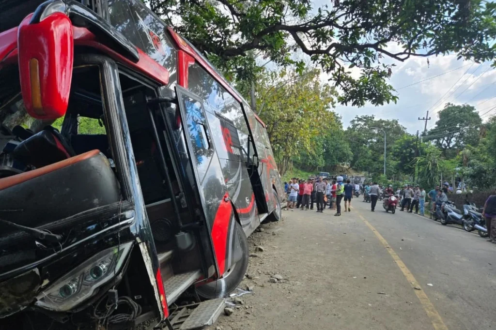 Jip Kecelakaan Maut di Gunung Bromo: Rem Blong, Tabrak Tebing