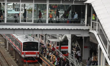 KAI Commuter Tangkap Pencuri Kabel Rel Kereta Tanah Abang