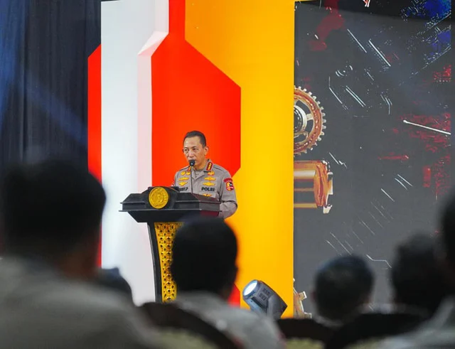 Kapolri Buka Rakernis Slog: Resmikan Lab Seragam & Bagikan Kendaraan Operasional
