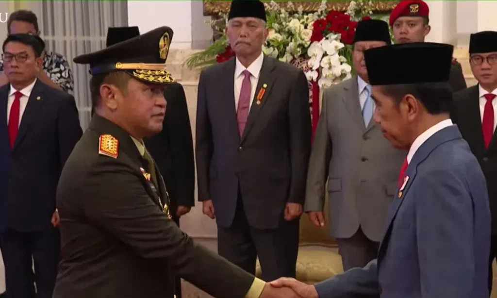 Kasad Maruli Dampingi Presiden Prabowo Beri Pembekalan bagi Perwira Siswa TNI-Polri