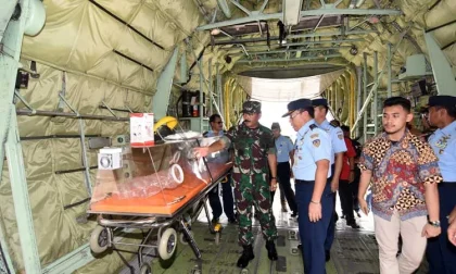 Kasum TNI Tinjau Kontainer Mineral Radioaktif Hasil Sitaan TNI AL di Batam