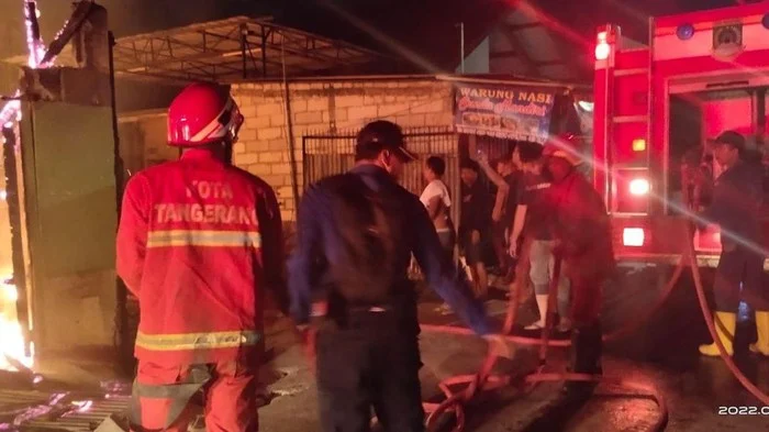 Kebakaran Bengkel dan Warung di Tangerang Menewaskan Perempuan