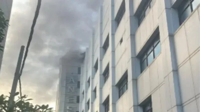 Kebakaran Melanda RSUD Dr Soetomo, 1 Pasien Meninggal Dunia