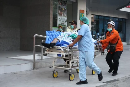 Kebakaran RSUD Soetomo: Asap Pekat, 1 Pasien Meninggal