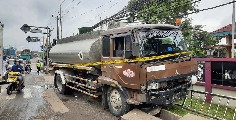 Kecelakaan Bus ALS Sumsel Tabrak Truk Tangki Tewaskan 16 Orang