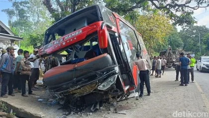Kecelakaan Kereta vs Bus di Bangkok, 8 Orang Tewas