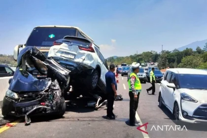 Kecelakaan Semenanjung I-5 Menyebabkan Kerumunan Warga Utara County