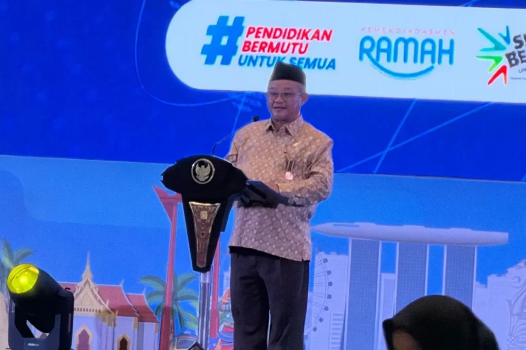 Kemendikdasmen Siapkan Lulusan Siap Kerja Global Lewat Program SMK 3+1