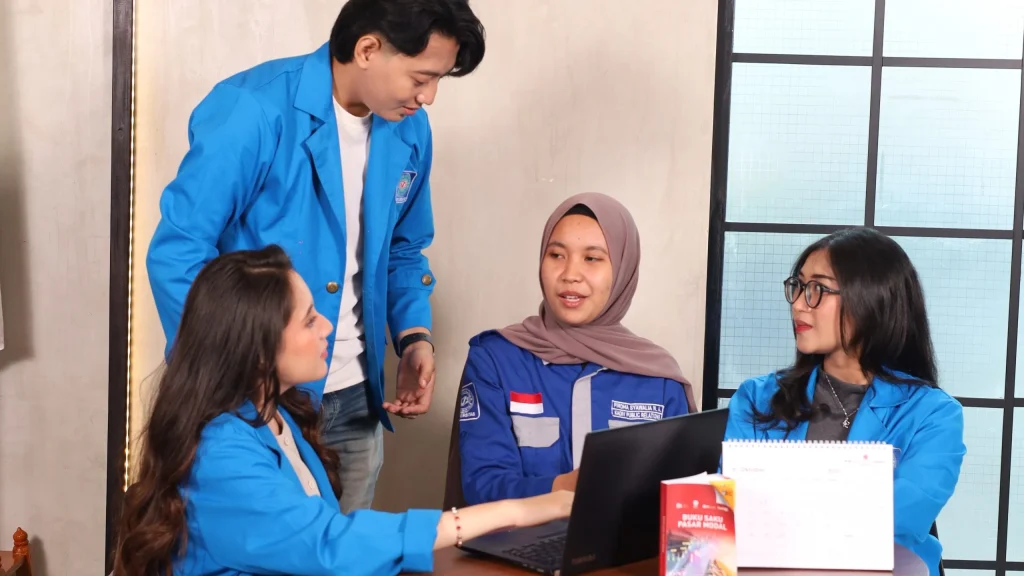 Ketika Kampus Tak Lagi Melahirkan Dilan: Membedah Krisis Pendidikan Tinggi