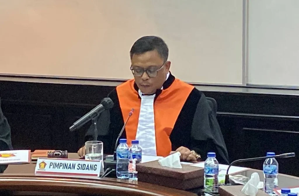 Ketua DPRD Kepri Ditegur Gerindra karena Naik Moge Tanpa Helm dan SIM